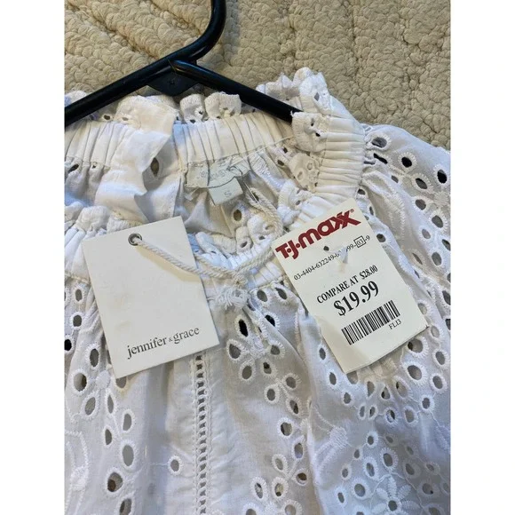 Jennifer & Grace White Eyelet Lace Flutter Sleeve Button Back Blouse Small - Picture 3 of 8